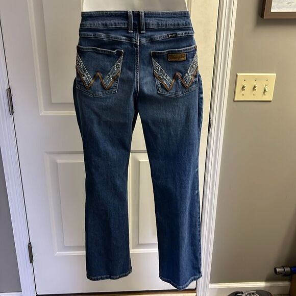Wrangler Dark Wash Faded Bootcut 5-Pocket Jean w/ W Design on Back Pockets 13 - Picture 6 of 14